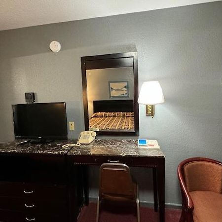 Pratt Budget Inn 외부 사진